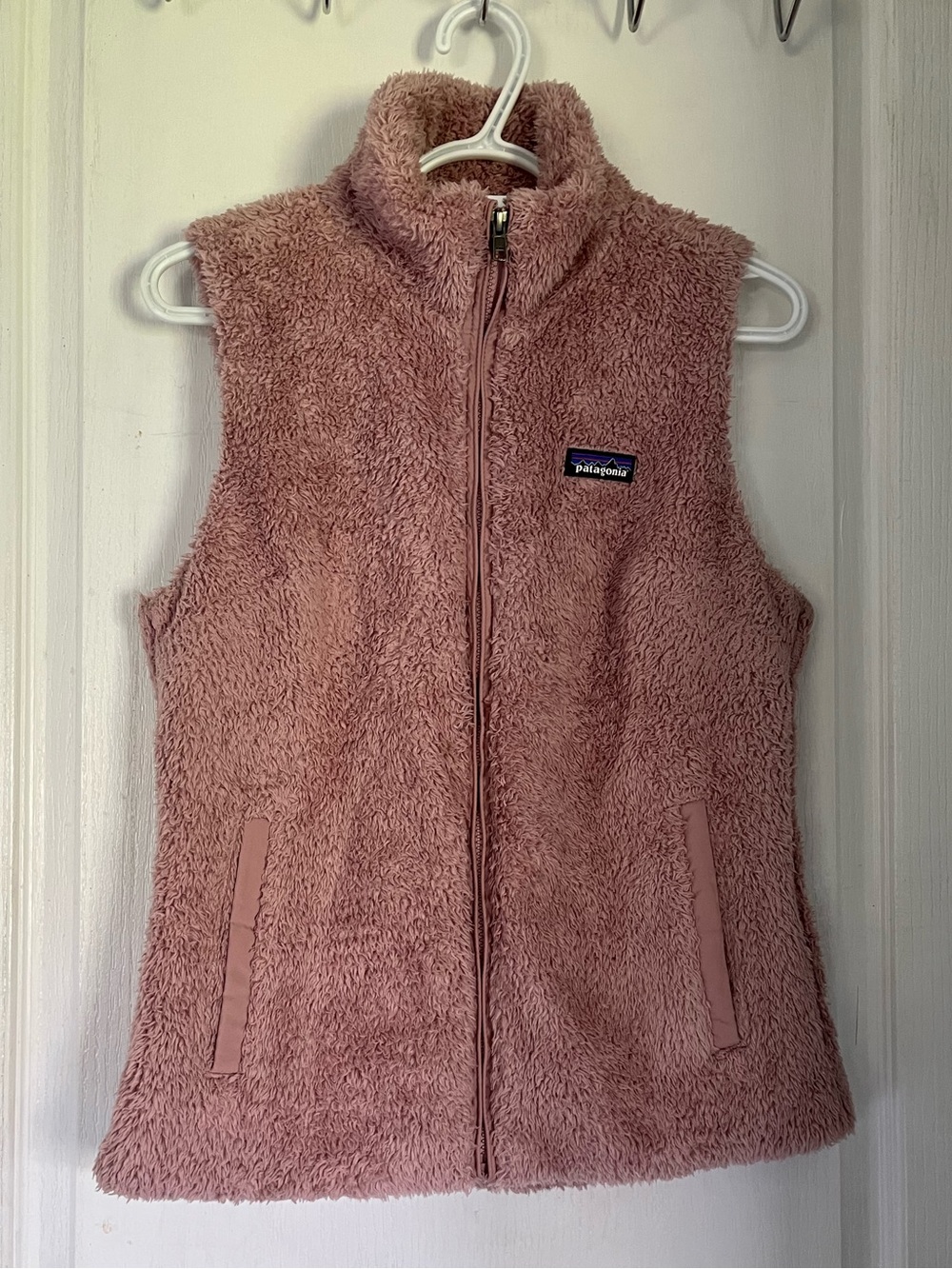 Patagonia Women’s Dusty Pink Sherpa Fleece Vest. 4th pic is more accurate colour